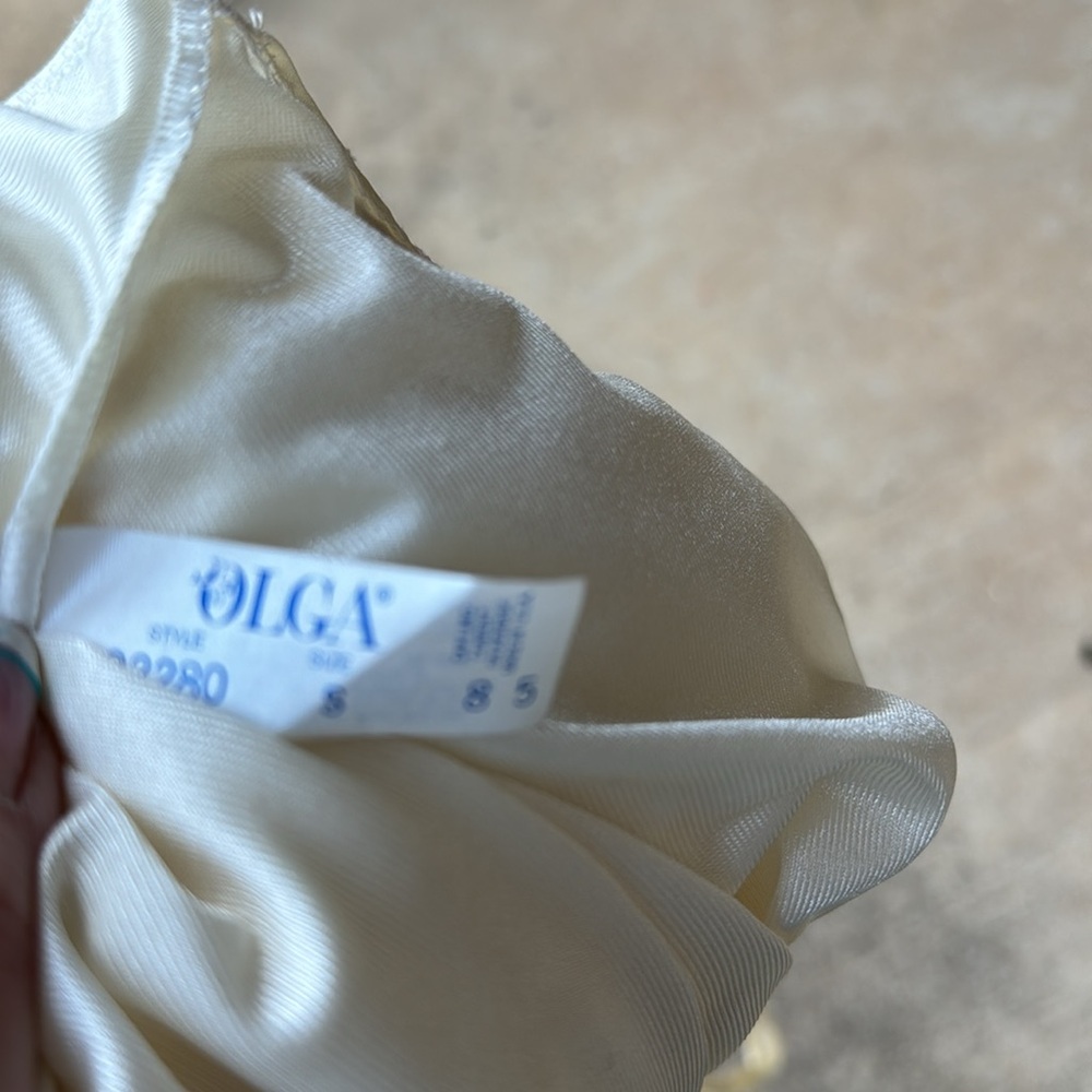 NOS Vintage Cream S Olga Silky Nightgown USA made 150” Sweep Hem Unworn - Picture 8 of 9